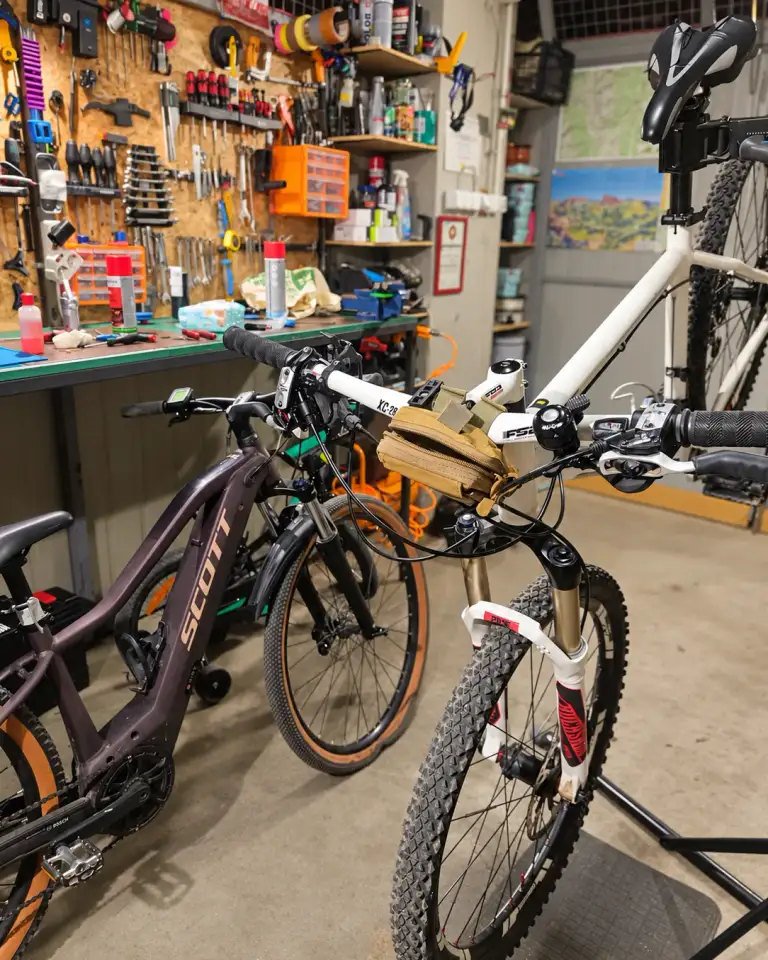Handlebars and front end of a mountain bike